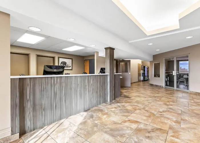 Super 8 By Wyndham Prince Albert