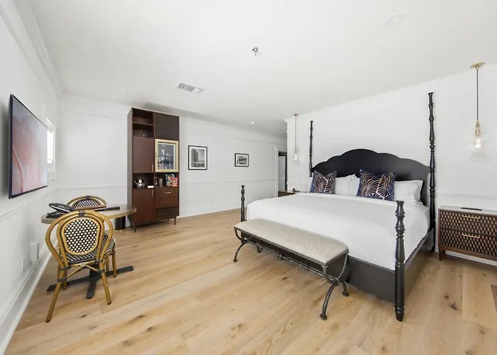 Fairmount Hotel