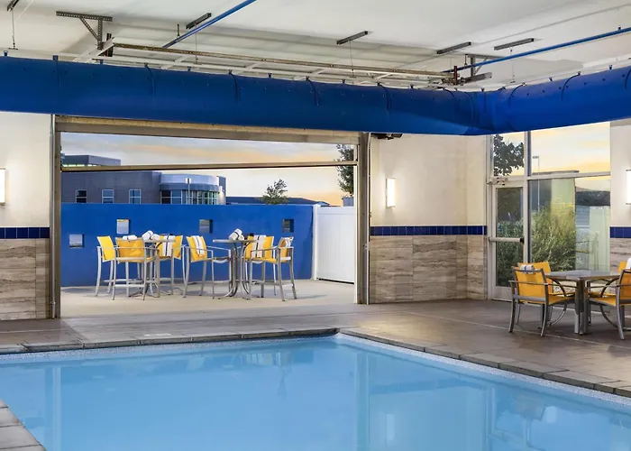 GLō Best Western Dawley Farms In Sioux Falls