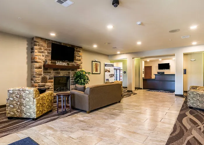 Cobblestone Hotel & Suites - Torrington