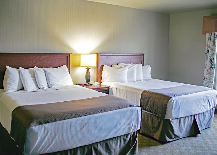 Seaport Inn & Suites