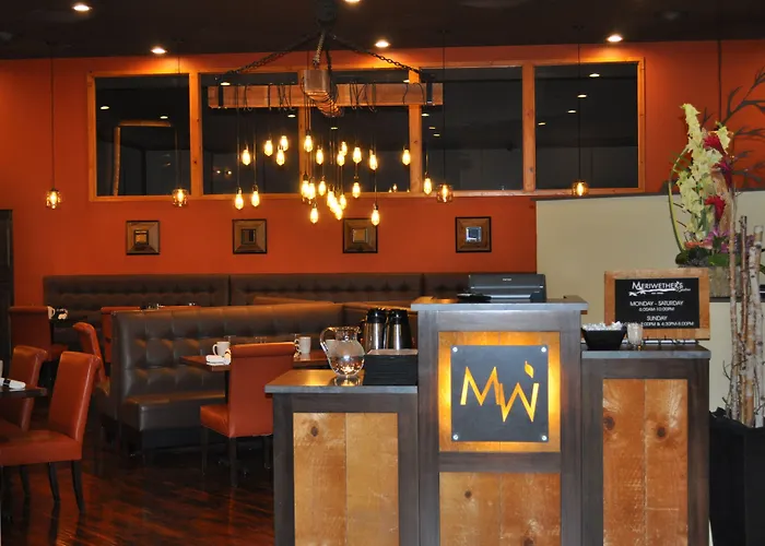 Seaport Inn & Suites