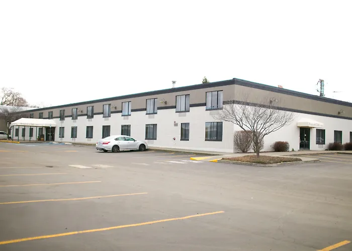 Seaport Inn & Suites