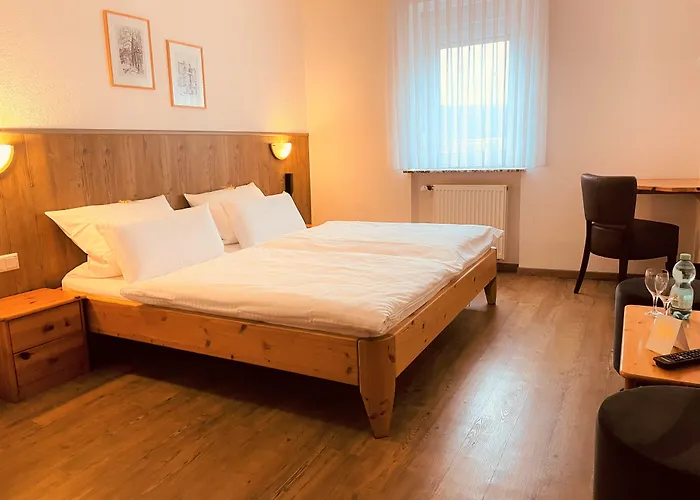 Hotel Orthwein -kostenfreie Parkplätze-