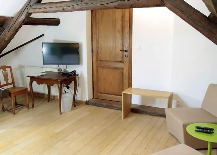 HôTel - Ferme Du ChâTeau D'Ahin