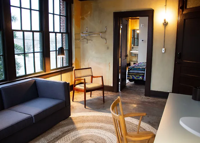 Travelers Hotel
