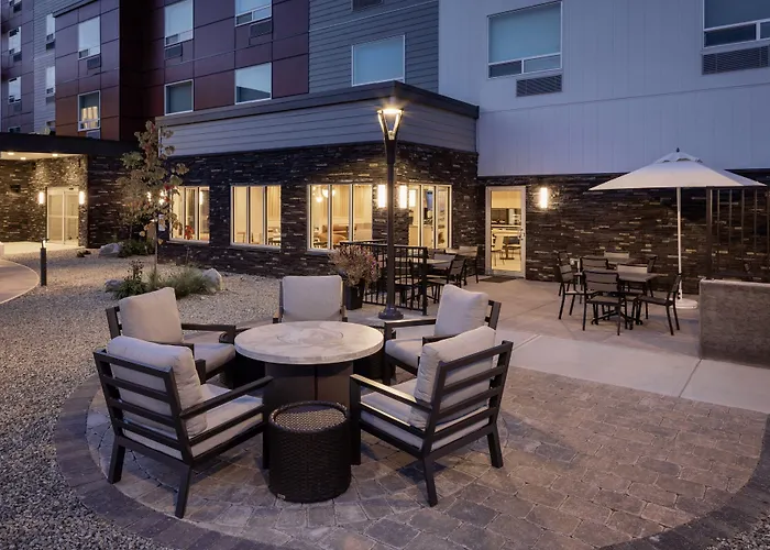 Towneplace Suites By Marriott West Kelowna