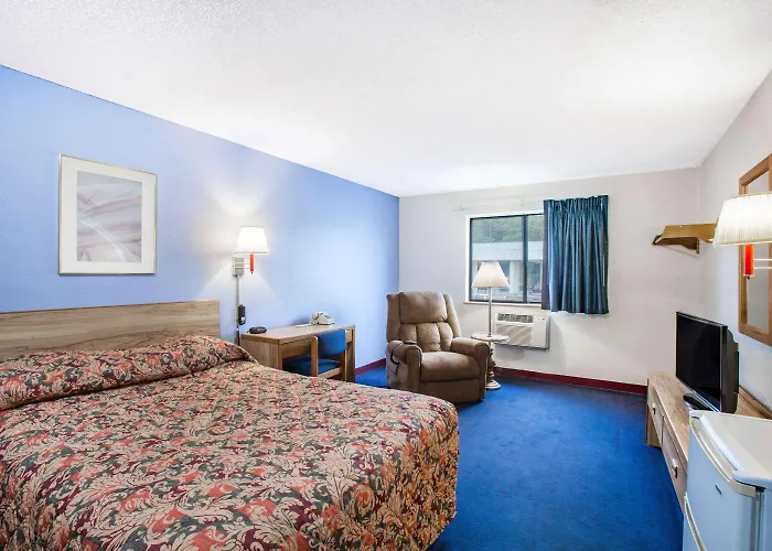 Super 8 By Wyndham Hot Springs