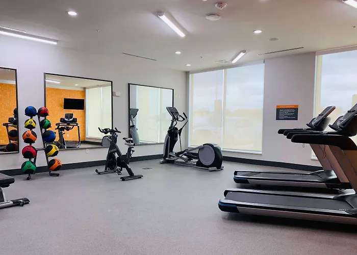 La Quinta Inn & Suites By Wyndham - Red Oak Tx Ih-35E
