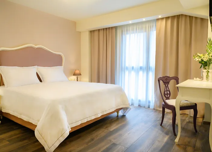 Emerald Suites