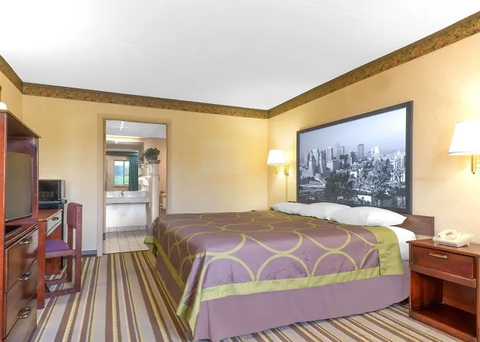 Super 8 By Wyndham Wapakoneta