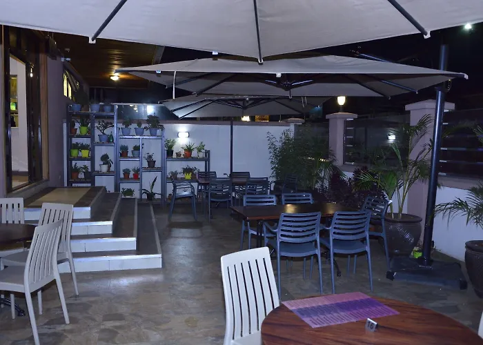 Razana Hotel