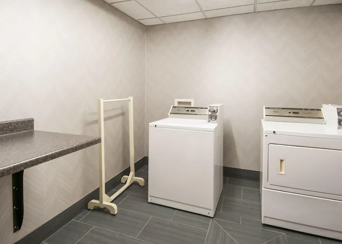 Comfort Inn & Suites Pauls Valley - City Lake
