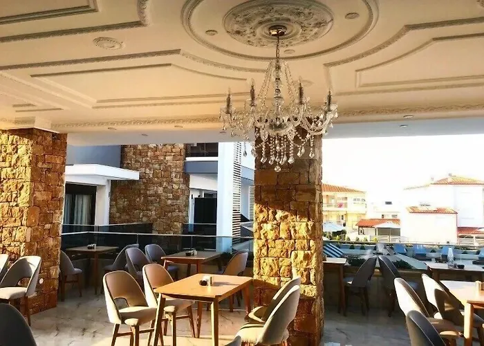 Agnes Deluxe Hotel