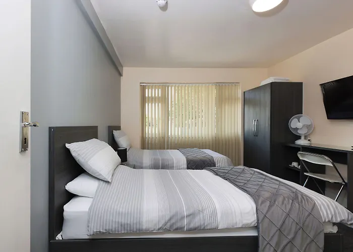 Oyo Honeycroft Lodge, Uxbridge