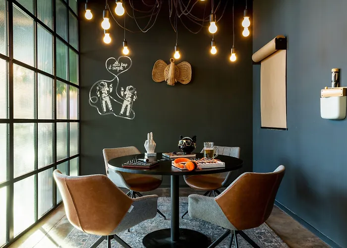 Moxy Glasgow Sec