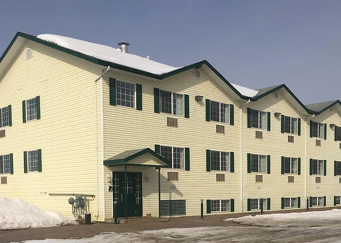 Almada Inn