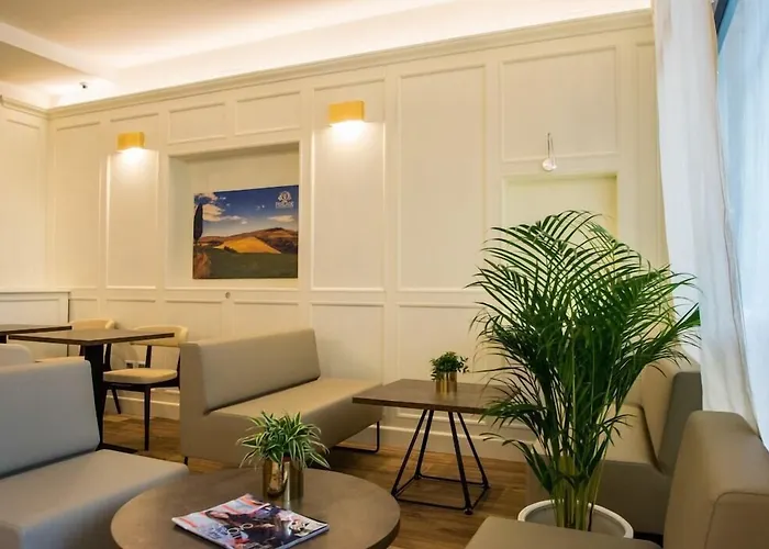 Hotel Perlage Florence -With Private Parking & Fast Wifi