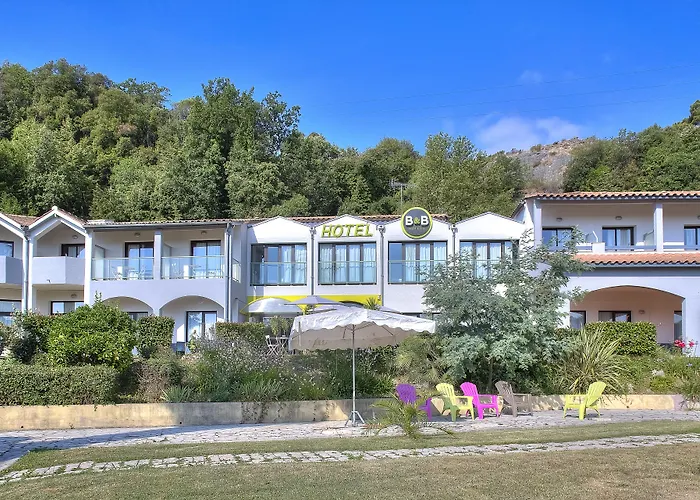 B&B Hotel Villeneuve Loubet Village