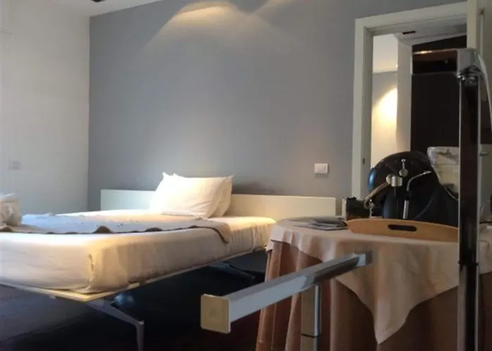 15.92 Hotel