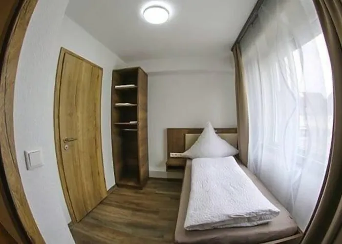 Look Hotel & Rooms