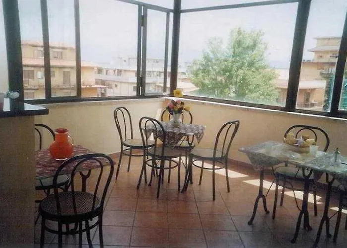 Le Petit Hotel