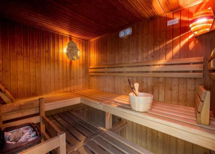Hotel Sherlock Holmes "Nur 200 M Zur Gondelbahn Hasliberg"
