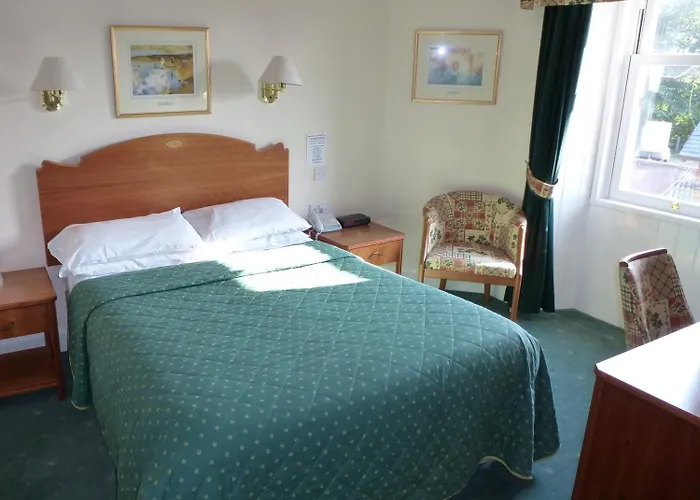 Somerton House Hotel