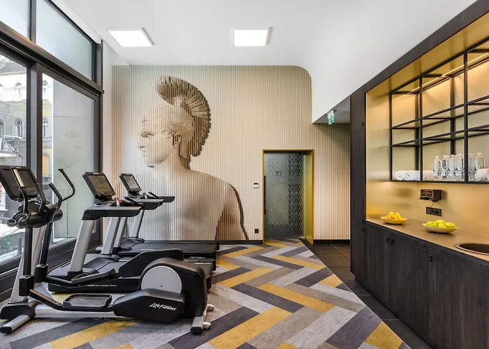 Emerald Hotel By Continental Group