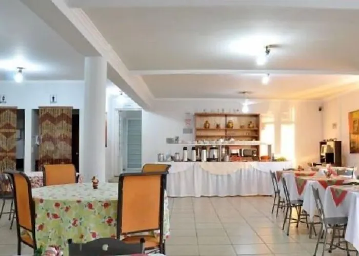 Hotel Carolina 2 - próximo a Universidade de Uberaba uniube - ao Aeroporto Fórum De uberaba - hospital Mario Palmeirio ao Hospital São Marcos e hospital Regional