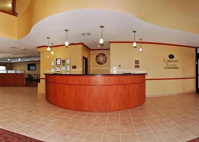 Quality Suites Near Cedar Creek Lake