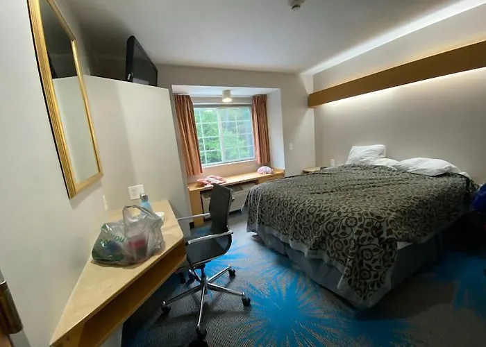 Sturbridge Plaza Hotel