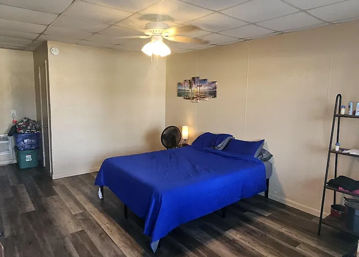 Sebastian Gardens Inn & Suites