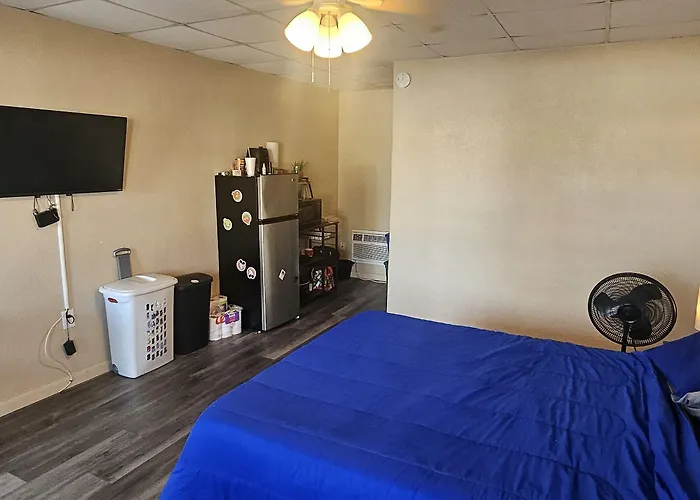 Sebastian Gardens Inn & Suites