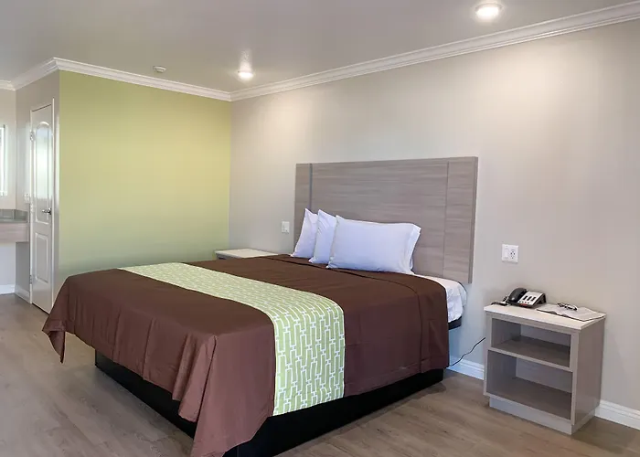 Mojave Inn