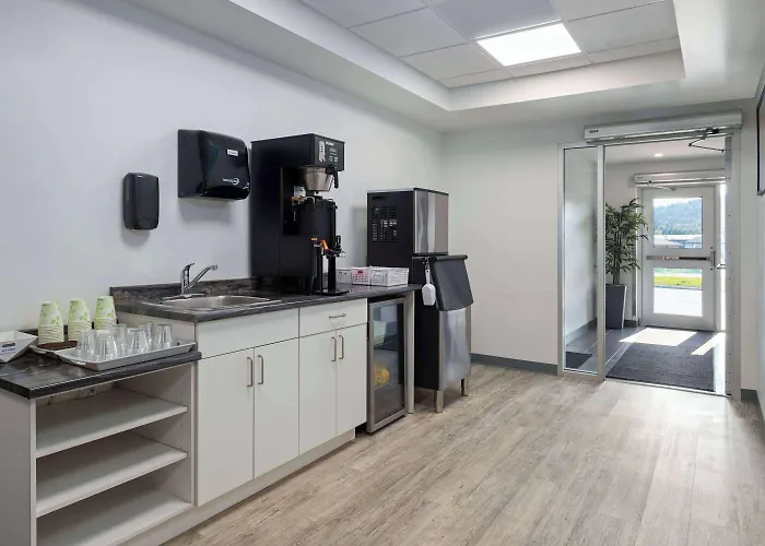 Travelodge By Wyndham Marathon
