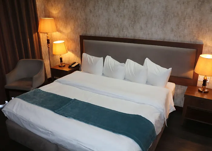 Macara Sheki City Hotel