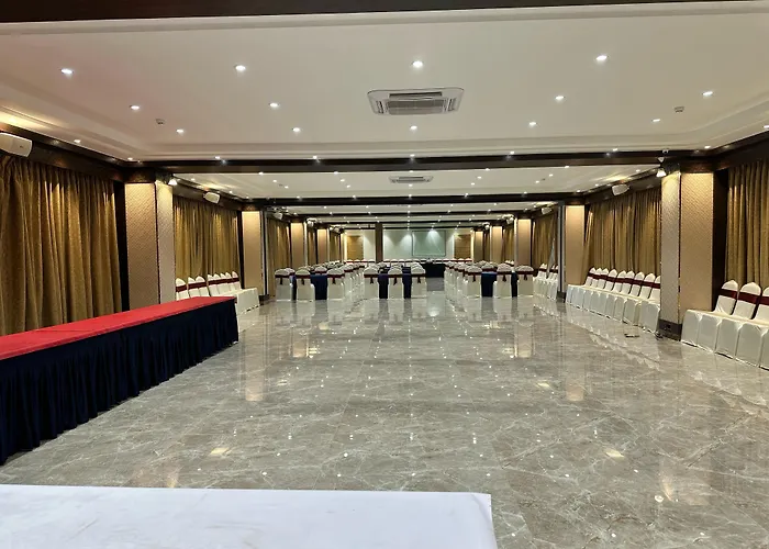 Monday Hotels Amalapuram Heights