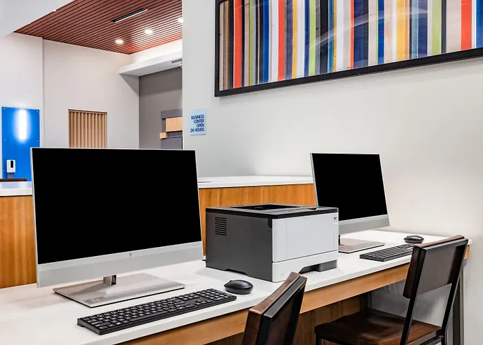 Holiday Inn Express & Suites - Lincoln Downtown By Ihg