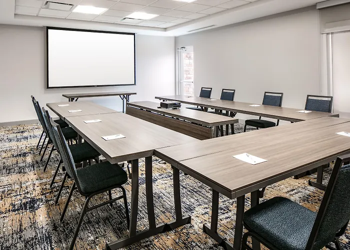 Towneplace Suites By Marriott Oconomowoc