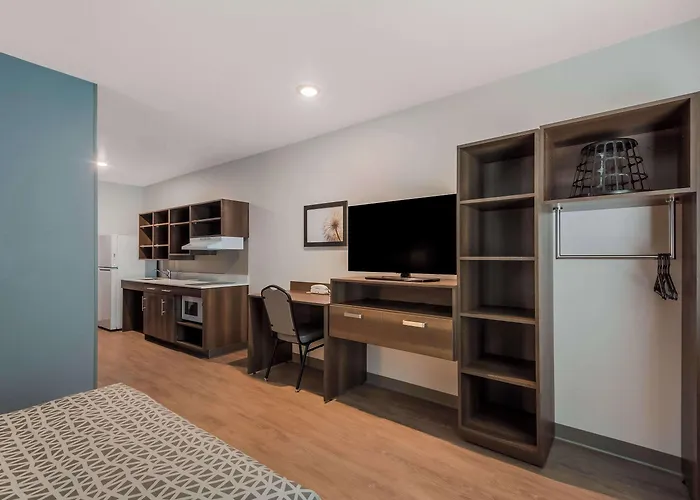 Woodspring Suites Bellflower - Los Angeles