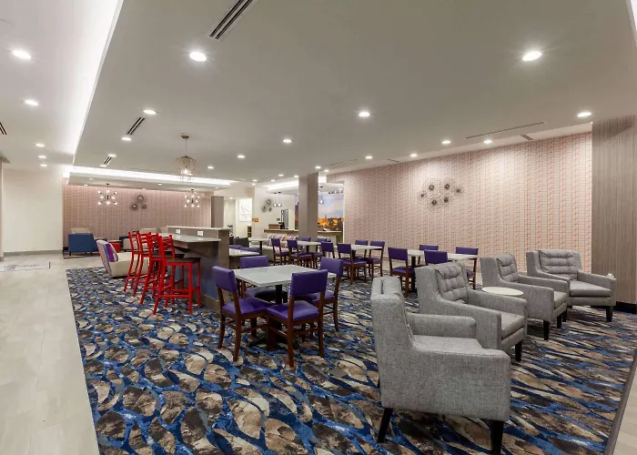 La Quinta Inn & Suites By Wyndham Lafayette Oil Center