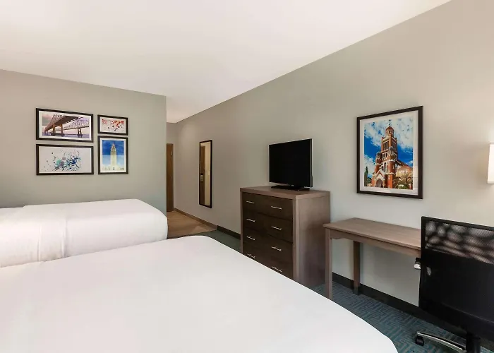La Quinta Inn & Suites By Wyndham Lafayette Oil Center