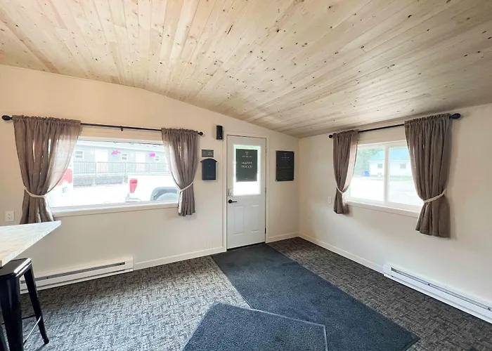 The Trail Inn - Melita, Manitoba - Hwy 83, Hwy 3