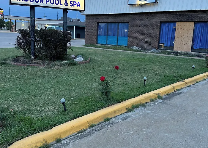 Travel Inn & Suites