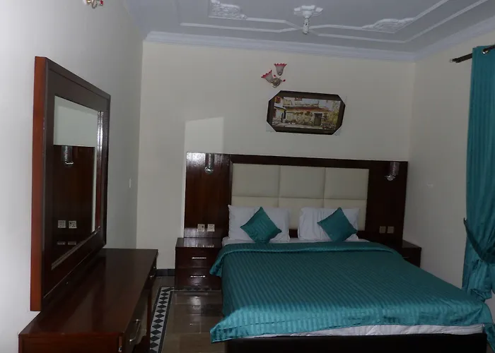 Canari Hotel Kashmir View
