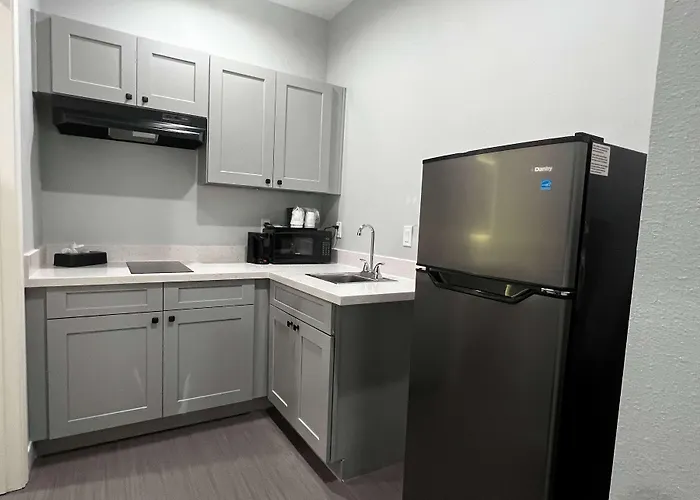 Baymont By Wyndham Freeport Texas
