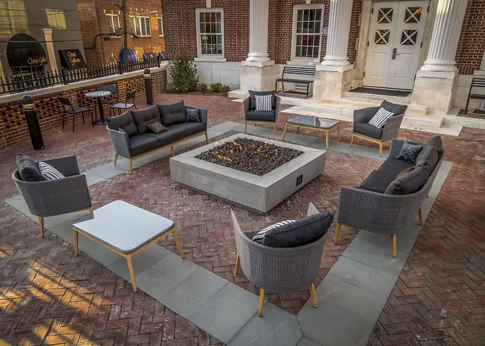 Hampton Inn & Suites Huntington Downtown, Ny