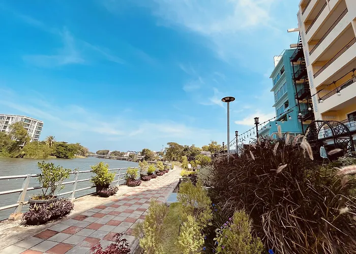 Usabai Riverside Boutique Hotel