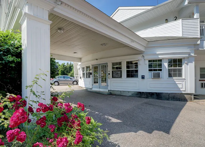 Hamilton Village Inn